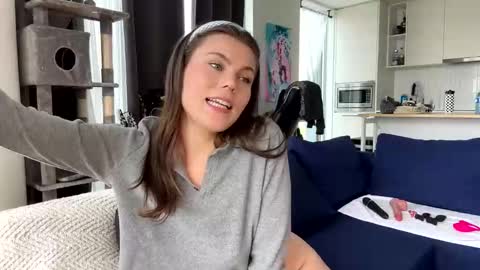Snapshot of nordicbelle chatting on 05/22/26, 02:33 Nordic Belle online show from 05/22/26, 02:33