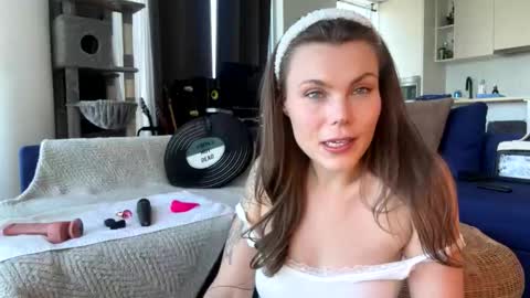 Snapshot of nordicbelle chatting on 05/28/26, 02:14 Nordic Belle online show from 05/28/26, 02:14