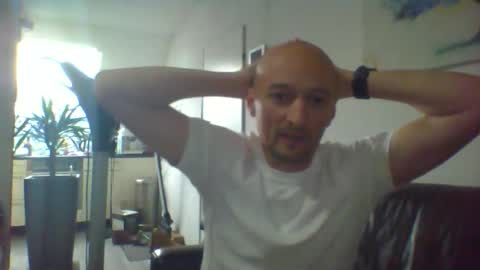 nordicrunner76 online show from 05/17/26, 04:03
