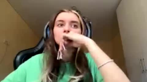 Elena online show from 03/18/26, 10:18