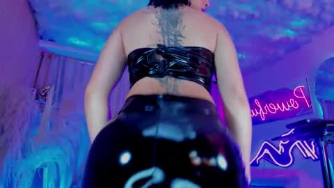 Snapshot of norland23 chatting on 12/14/25, 05:18 norland23 online show from 12/14/25, 05:18