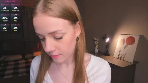 Snapshot of normaemans chatting on 10/17/25, 07:16 Beatrice online show from 10/17/25, 07:16