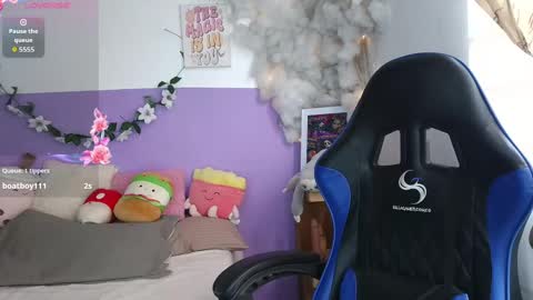 Snapshot of northly chatting on 09/15/25, 02:39 NORTH online show from 09/15/25, 02:39