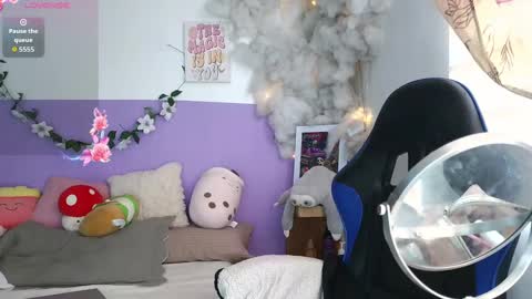 Snapshot of northly chatting on 09/23/25, 01:58 NORTH online show from 09/23/25, 01:58