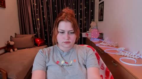 Snapshot of nortystaar chatting on 05/15/26, 07:43 NORA online show from 05/15/26, 07:43