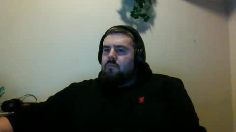 Snapshot of norwayman38 chatting on 12/21/25, 06:37 LatexLeatherMan online show from 12/21/25, 06:37