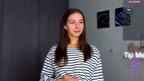 Hello My name is Helene NTMU  Finger up if u like what u see online show from 10/01/25, 02:12