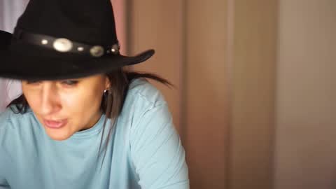 Snapshot of notamericanpie23 chatting on 02/25/26, 10:03 Tina online show from 02/25/26, 10:03