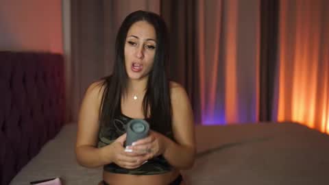 Snapshot of notamericanpie23 chatting on 03/03/26, 09:42 Tina online show from 03/03/26, 09:42