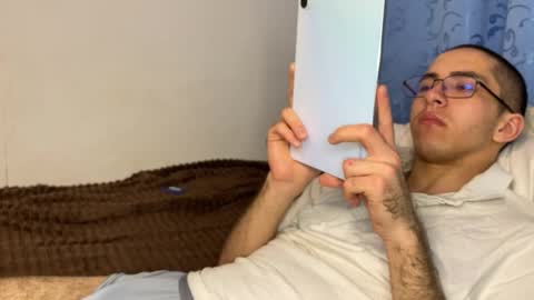 Snapshot of notatheeena chatting on 10/17/25, 06:43 notatheeena online show from 10/17/25, 06:43