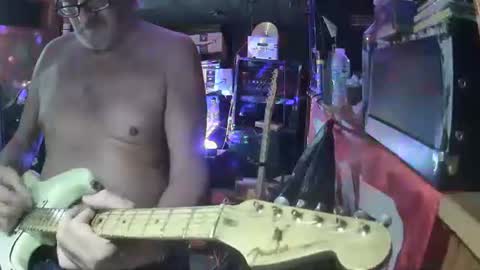 notflamingfart online show from 04/24/26, 08:50