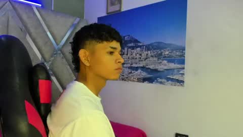 Snapshot of nova_mitchell chatting on 07/01/26, 12:18 NOVA online show from 07/01/26, 12:18
