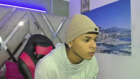 Snapshot of nova_mitchell chatting on 07/04/26, 12:33 NOVA online show from 07/04/26, 12:33