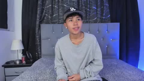 Snapshot of nova_sex1 chatting on 02/02/25, 04:05 nova online show from 02/02/25, 04:05