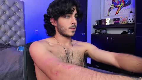 Snapshot of novacry chatting on 12/18/24, 04:06 Nova online show from 12/18/24, 04:06