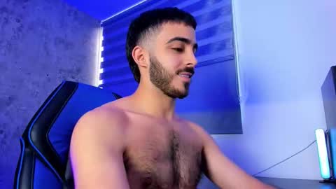 Snapshot of novacry chatting on 10/31/25, 12:06 Nova online show from 10/31/25, 12:06