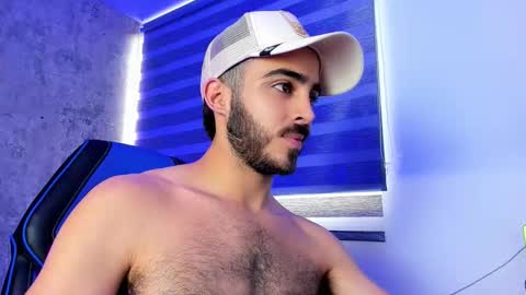 Snapshot of novacry chatting on 11/09/25, 12:03 Nova online show from 11/09/25, 12:03