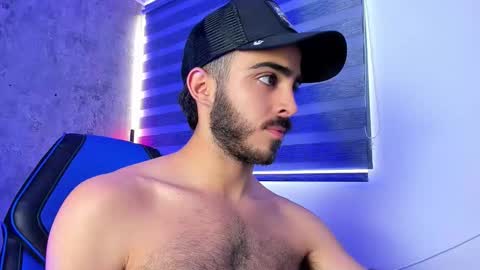 Snapshot of novacry chatting on 11/11/25, 12:05 Nova online show from 11/11/25, 12:05