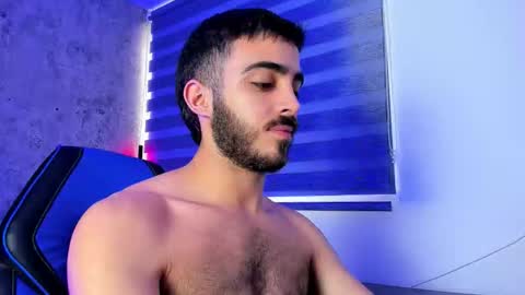 Snapshot of novacry chatting on 11/12/25, 12:05 Nova online show from 11/12/25, 12:05