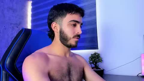 Snapshot of novacry chatting on 12/04/25, 11:52 Nova online show from 12/04/25, 11:52