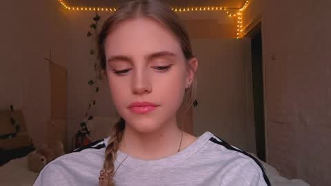 Snapshot of novastoyer chatting on 04/01/26, 11:55 Mia Blake online show from 04/01/26, 11:55