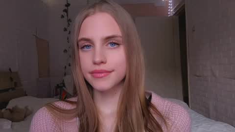 Snapshot of novastoyer chatting on 04/04/26, 11:40 Mia Blake online show from 04/04/26, 11:40