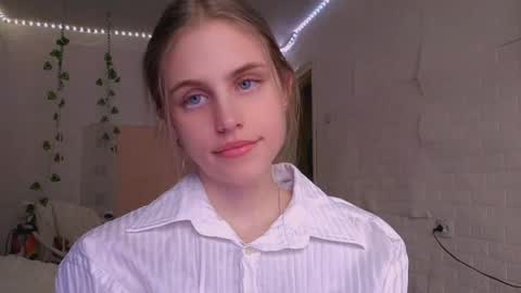 Snapshot of novastoyer chatting on 04/12/26, 12:10 Mia Blake online show from 04/12/26, 12:10