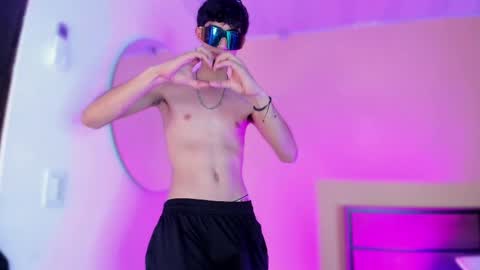 Snapshot of novawheeler chatting on 01/05/25, 04:16 Nova online show from 01/05/25, 04:16