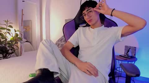 Snapshot of novawheeler chatting on 02/07/25, 04:37 Nova online show from 02/07/25, 04:37