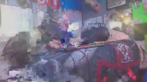 Snapshot of nuckl3deep chatting on 12/17/25, 08:42 nuckl3deep online show from 12/17/25, 08:42