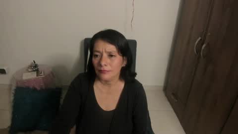 Snapshot of nuit_rose chatting on 06/06/26, 02:27 nuit_rose online show from 06/06/26, 02:27