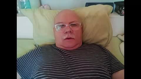 Snapshot of nukiss chatting on 09/18/25, 12:18 nukiss online show from 09/18/25, 12:18