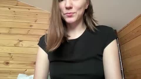 Snapshot of nursedoll chatting on 11/05/25, 06:13 Ema online show from 11/05/25, 06:13