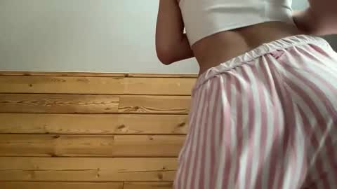 Snapshot of nursedoll chatting on 11/09/25, 05:06 Ema online show from 11/09/25, 05:06