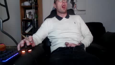 Snapshot of nursefan chatting on 10/30/25, 04:19 nursefan online show from 10/30/25, 04:19