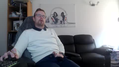 Snapshot of nursefan chatting on 11/21/25, 12:37 nursefan online show from 11/21/25, 12:37