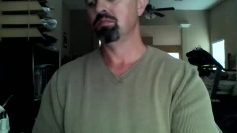 nvrenuff1979 online show from 11/28/25, 09:17