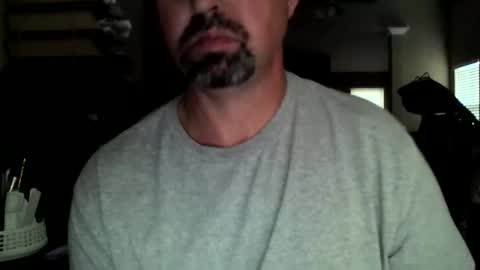 nvrenuff1979 online show from 12/17/25, 12:44