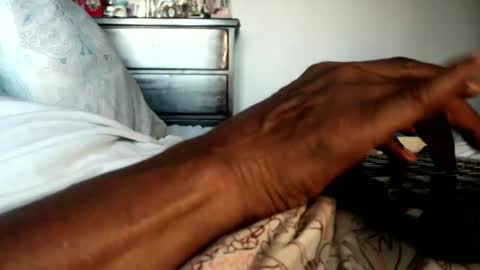 KN online show from 10/23/25, 04:39