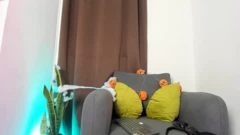 Snapshot of nyalgasai1 chatting on 10/07/25, 10:01 Nia online show from 10/07/25, 10:01