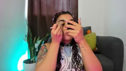 Snapshot of nyalgasai1 chatting on 10/23/25, 08:07 Nia online show from 10/23/25, 08:07