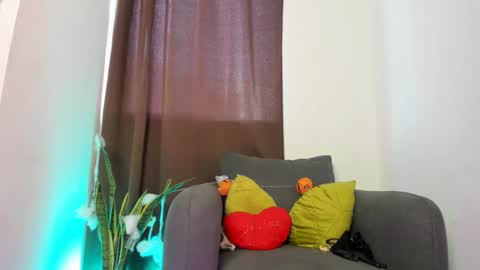 Snapshot of nyalgasai1 chatting on 11/01/25, 10:01 Nia online show from 11/01/25, 10:01