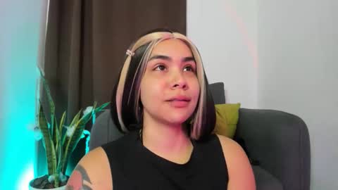 Snapshot of nyalgasai1 chatting on 11/07/25, 11:49 Nia online show from 11/07/25, 11:49