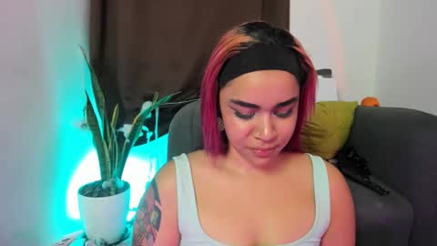 Snapshot of nyalgasai1 chatting on 11/09/25, 11:25 Nia online show from 11/09/25, 11:25