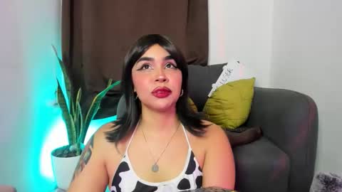 Snapshot of nyalgasai1 chatting on 11/18/25, 03:45 Nia online show from 11/18/25, 03:45