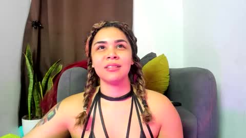 Nia online show from 05/28/26, 03:04