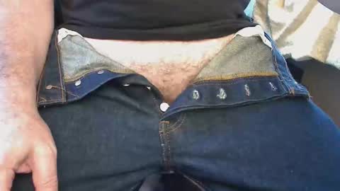 nyc1323 online show from 10/13/25, 06:41