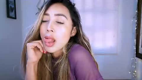 Nycole online show from 09/18/25, 03:03