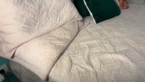 Nicol online show from 12/16/25, 02:11