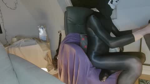 Snapshot of nyl0nnickb0y chatting on 02/13/26, 09:55 Nyl0nnickb0y online show from 02/13/26, 09:55